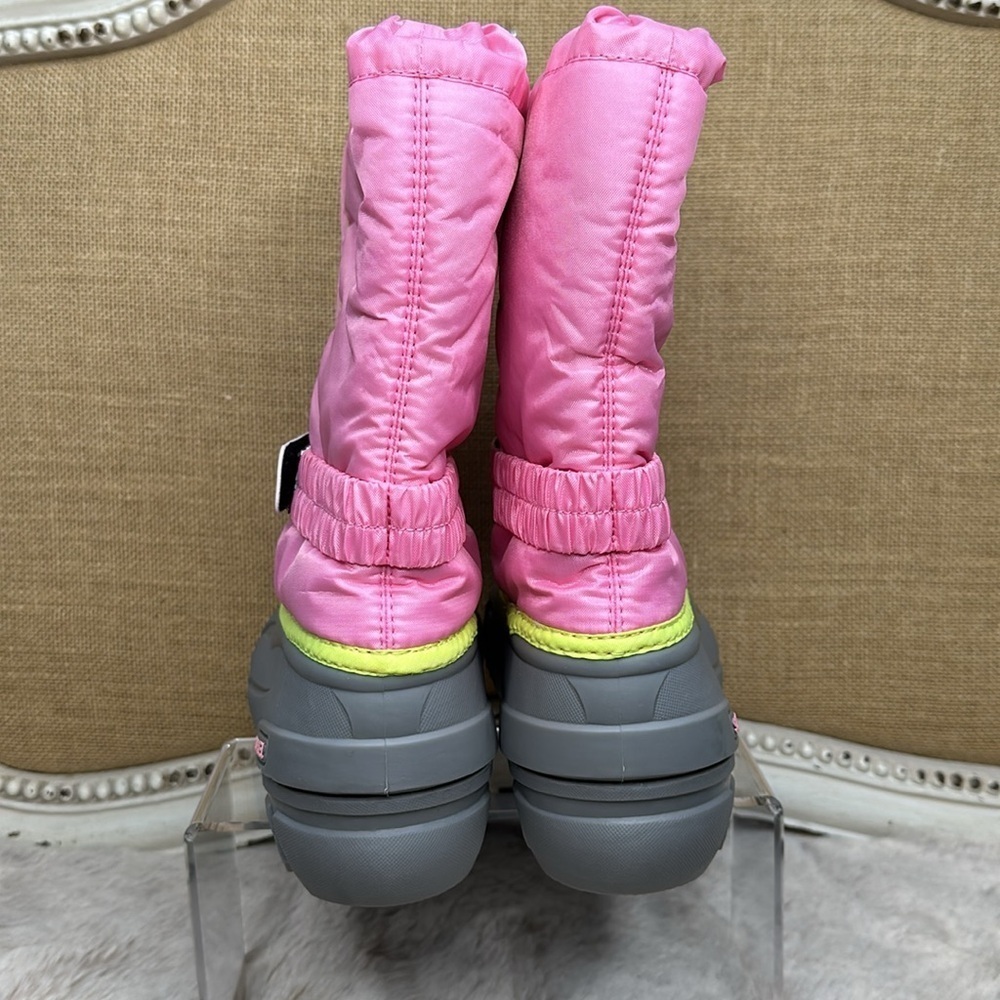 Sorel | FLURRY™ YOUTH BOOT in Blooming Pink/ Chrome Grey Size 6 - Picture 6 of 12